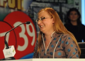 Foto de la Vendedora de Málaga, Concepción Marín, en la mesa