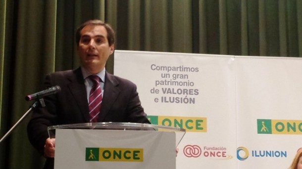 El alcalde de Córdoba, José Antonio Nieto, durante la toma de posesión de Carmen Aguilera como nueva directora de la ONCE en la ciudad El alcalde de Córdoba, José Antonio Nieto, durante la toma de posesión de Carmen Aguilera como nueva directora de la ONCE en la ciudad
