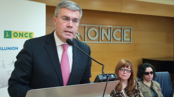 El alcalde de Jaén, José Enrique Fernández, durante la toma de posesión de Charo Sedano como nueva directora de la ONCE en la ciudad El alcalde de Jaén, José Enrique Fernández, durante la toma de posesión de Charo Sedano como nueva directora de la ONCE en la ciudad