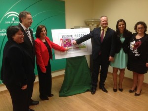 Presentación del cupón del Día de la Mujer en la sede del Instituto Andaluz de la Mujer en Sevilla Presentación del cupón del Día de la Mujer en la sede del Instituto Andaluz de la Mujer en Sevilla junto a la consejera de Igualdad, María José Sánchez Rubio, la directora del Instituto Andaluz de la Mujer, Carmen Cuello, el director general adjunto de Juego de la ONCE, Patricio Cárceles y el delegado de la ONCE en Andalucía, Cristóbal Martínez