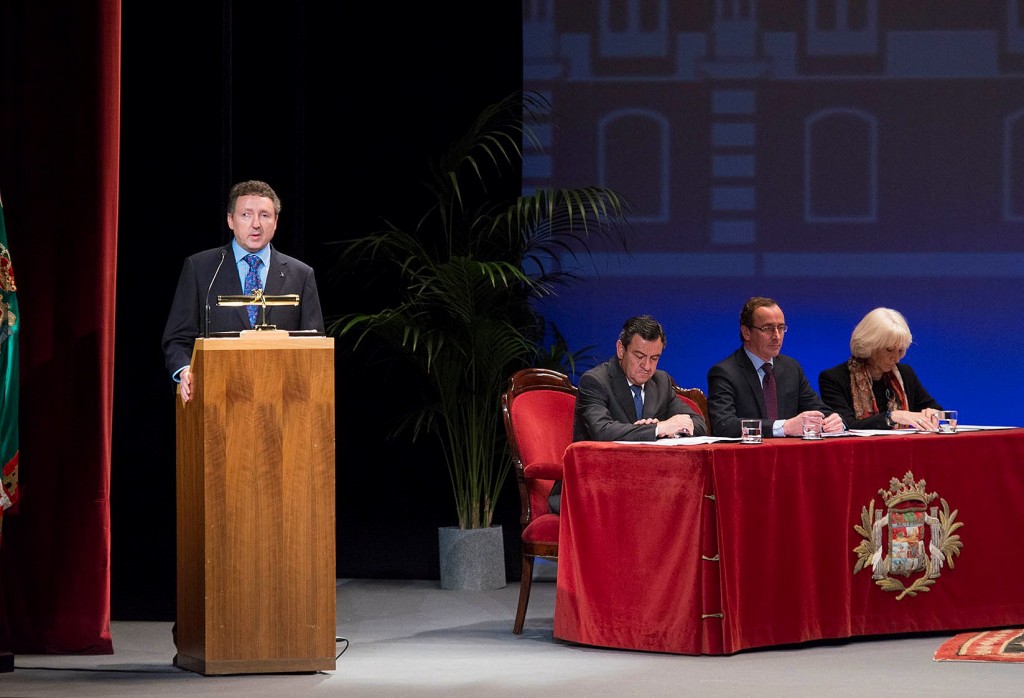 Momento del discurso de agradecimiento de Cristóbal Martínez por el reconocimiento provincial