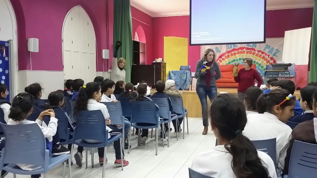 Alumnos durante una de las jornadas de sensibilización Alumnos en una clase durante una de las jornadas de sensibilización