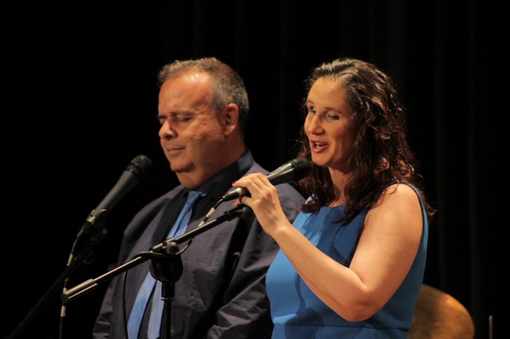 Ana y Jesús interpretaron a dueto de la canción ‘Es caprichoso el azar’ de Serrat y Noa
