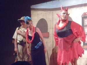 Algunos miembros de 'Homero' interpretando "Pobre diablo" en la Fundación Cajamar de Almería