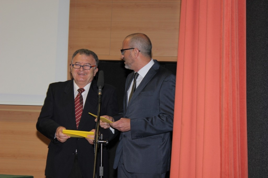 Los miembros del grupo Orozú Teatro fueron los conductores del acto