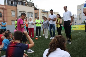 Antonio Adán, portero del Betis con alumnos del Centro de Recursos Educativos (CRE) de la ONCE 