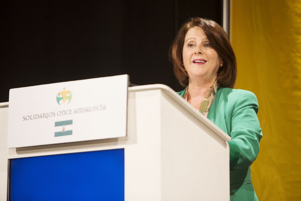 La consejera de Igualdad y Políticas Sociales, María José Sánchez Rubio durante su intervención en el acto de los Premios Solidarios ONCE 2015