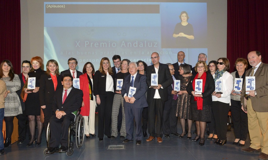 Foto de familia en el acto del X Premio Andaluz a las Buenas Prácticas en la Atención a Personas con Discapacidad