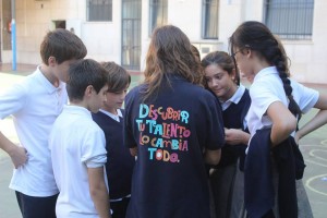 Estudiantes andaluces participan en uno de los talleres del Concurso
