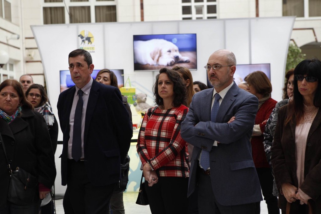 Público escuchando las intervenciones