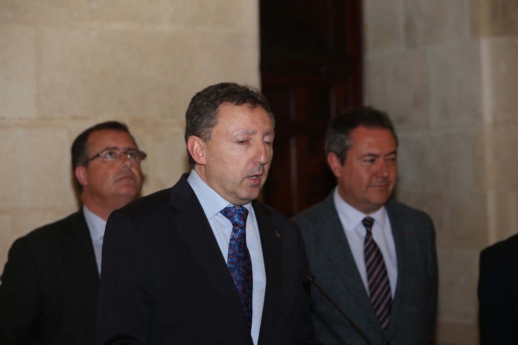 Cristobal Martínez, delegado territorial de la ONCE de Andalucía, Ceuta y Melilla, toma la palabra durante el acto