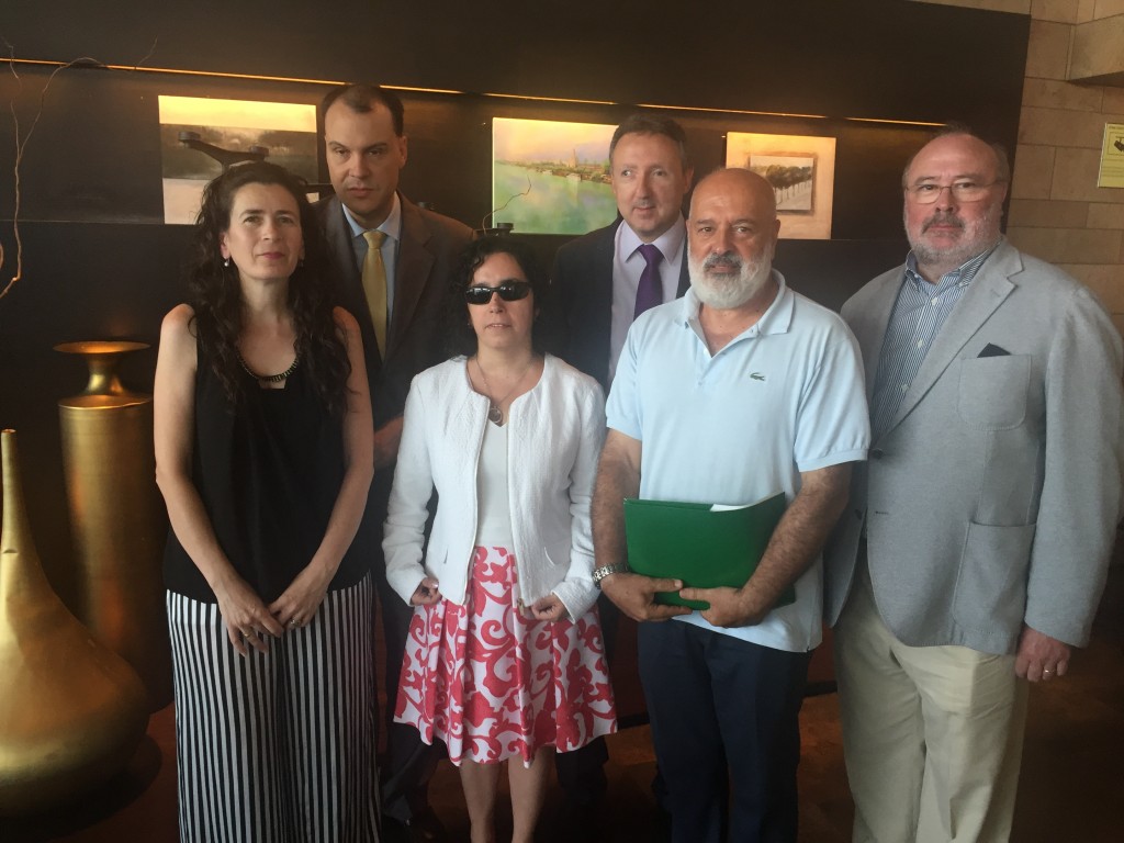 Foto de familia del jurado