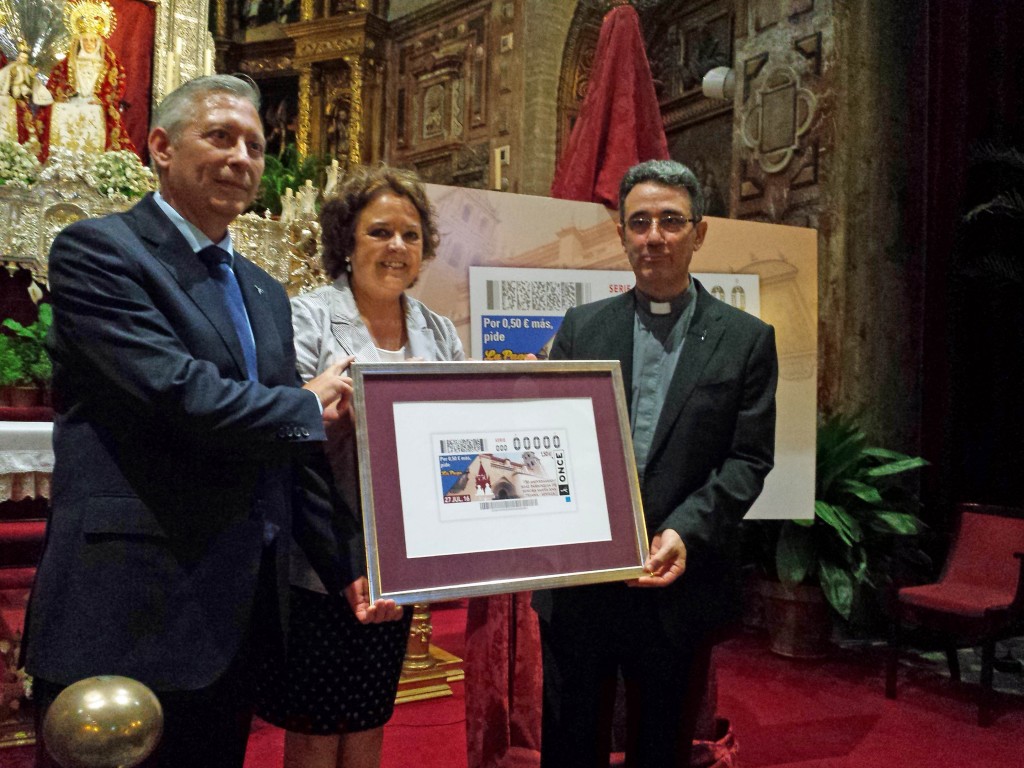 Posado gráfico en el interior de Santa Ana