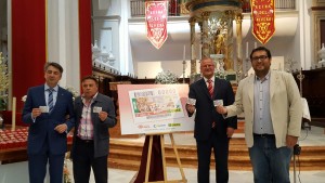 Foto de familia mostrando el cupón