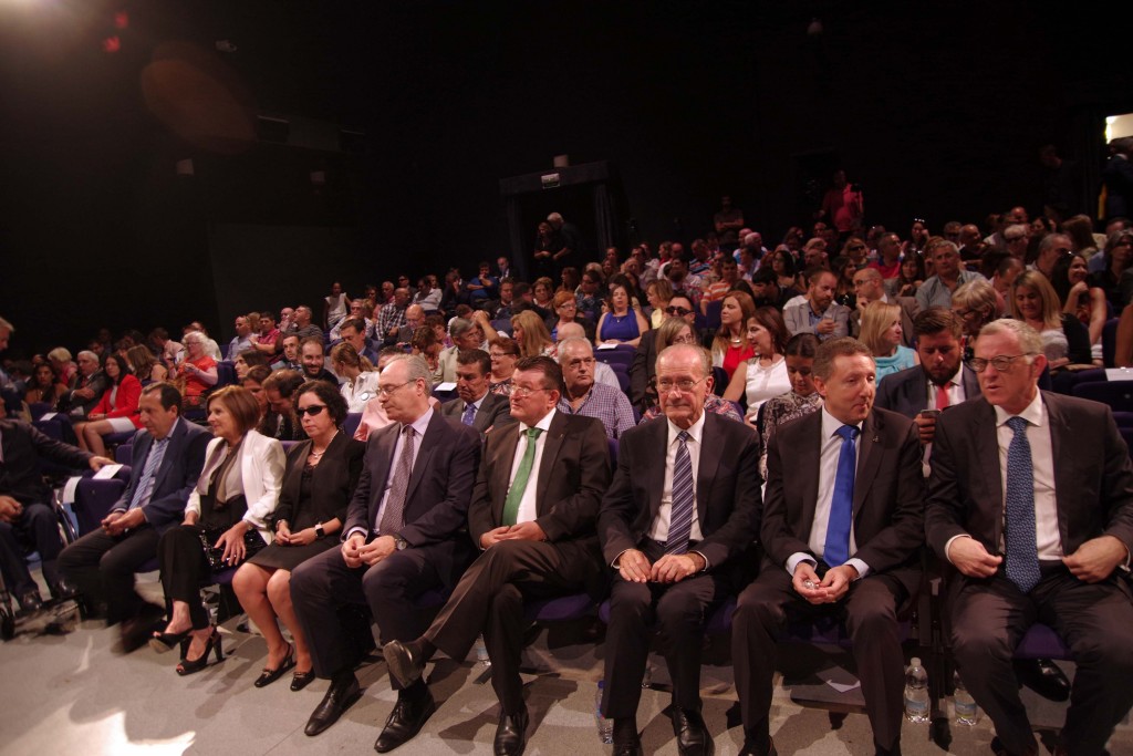 Aspecto general del patio de butacas lleno de público