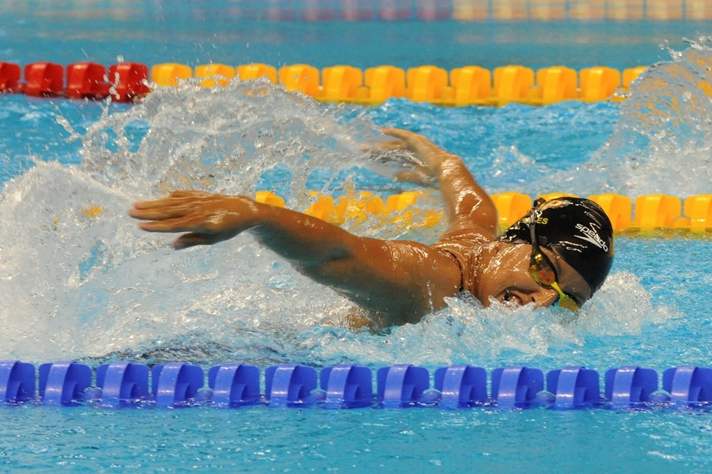 Perales en plena faena de su carrera en el agua
