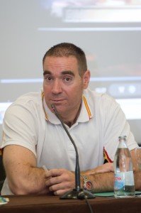 Primer plano del baloncestista Diego de Paz