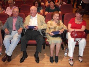 Luis de Góngora acompañado por su hijo y Ana Peñuela junto a una sobrina