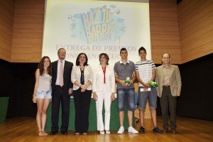 Los ganadores del Instituto Guadalpín posan para la foto de familia