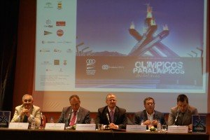 Mesa presidencial del acto de presentación del libro Olimpicos y Paralimpicos Andaluces