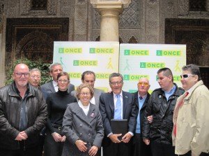 Imagen de los premiados al finalizar el acto