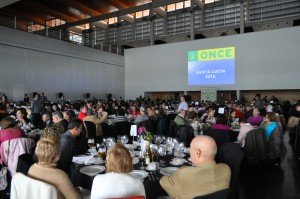 Imagen general de los asistentes al tradicional almuerzo en el Pabellón de la Navegación