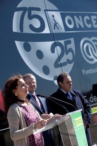Primer plano de Montero con Patricio Cárceles y Ventura Pazos al lado