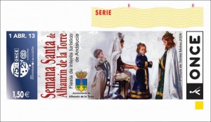 Imagen del cupón en la que aparece un óleo de Torres Matas representando una escena de Semana Santa en la que una mujer ayuda a vestir a tres pequeñas con sus respectivas túnicas.